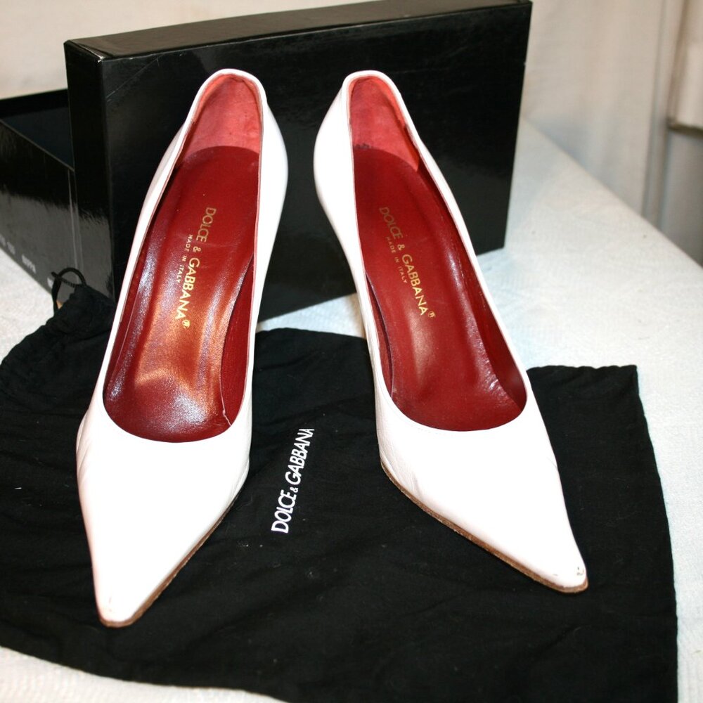 Dolce & Gabbana Nero White Leather Pumps Size 38 Eur. / 7.5 US